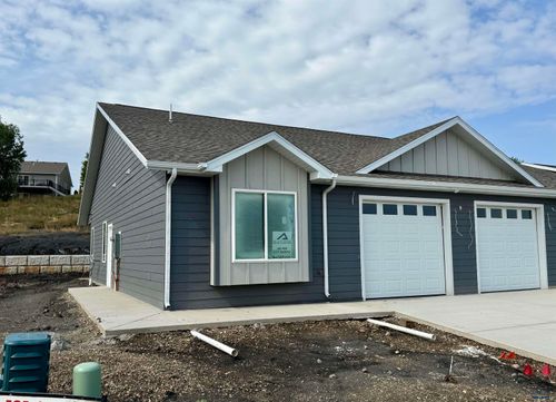 2527 Hennessy Dr, Rapid City, SD, 57701-5881 | Card Image