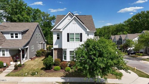 137 Daisy Grove Ln, Holly Springs, NC, 27540-6030 | Card Image