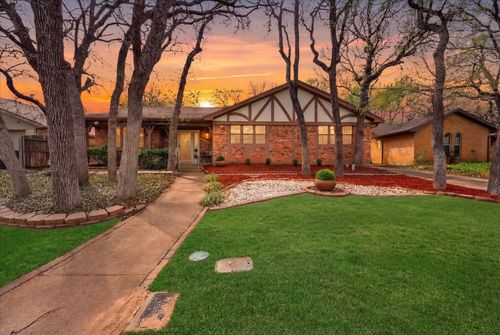 5808 Ridge Dr, Arlington, TX, 76016-1544 | Card Image