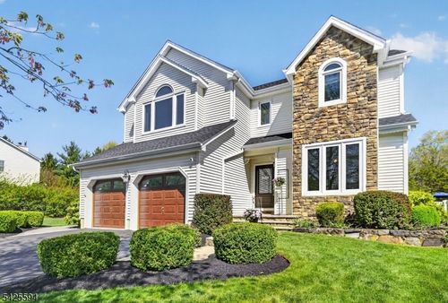 15 Sweney Ct, Hillsborough, NJ, 08844-3437 | Card Image