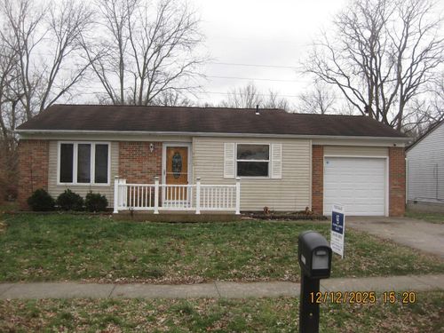 8873 Canoe Dr, Galloway, OH, 43119-9067 | Card Image