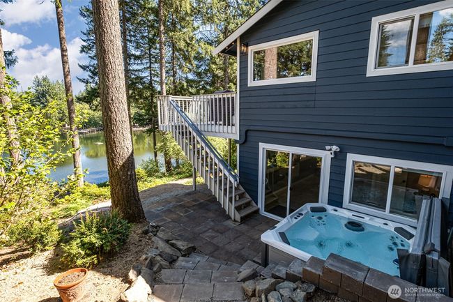 Hot tub with nice views | Image 35