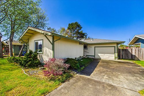 2230 Thiel Ave, McKinleyville, CA, 95519-4160 | Card Image