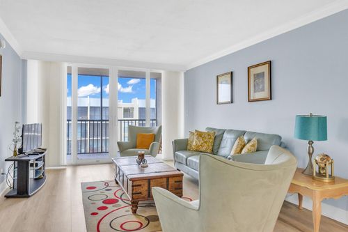 6040-8 Royal Palm Way, Boca Raton, FL, 33432-7856 | Card Image