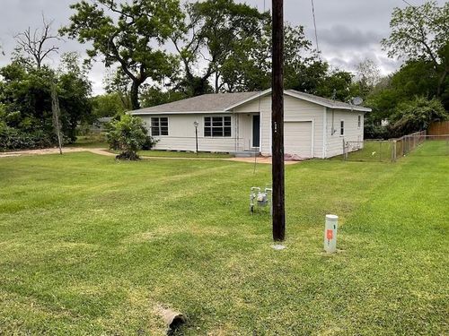 1156 2nd St, Clute, TX, 77531-3320 | Card Image