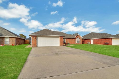 421 N Quail Run, Altus, OK, 73521 | Card Image