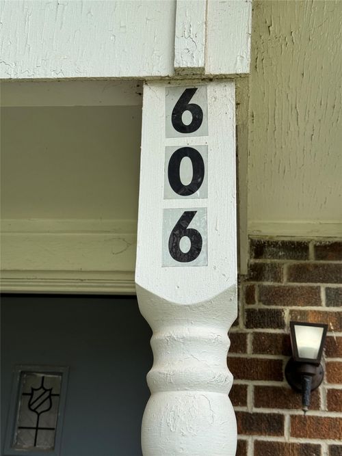 606 Martha St, Euless, TX, 76040-4534 | Card Image