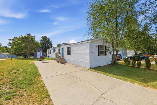 268-3611 Butternut Dr, Holland, MI, 49424-5433 | Card Image