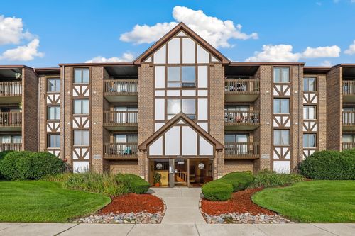 207-10320 Central Ave, Oak Lawn, IL, 60453-4683 | Card Image