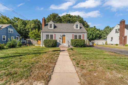 126 Falknor Dr, Manchester, CT, 06040-2639 | Card Image