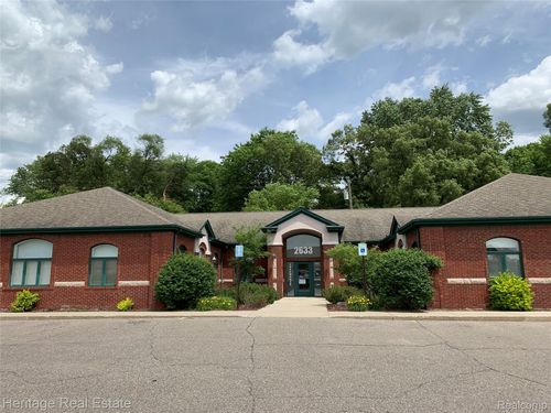 2633 S Lapeer Rd, Orion, MI, 48360-2810 | Card Image