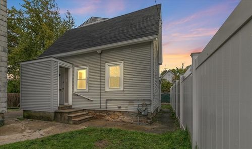 59 Kingston St, Lawrence, MA, 01843-1216 | Card Image