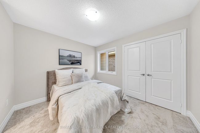 9 Av Micklefield, House other with 4 bedrooms, 3 bathrooms and 2 parking in Whitby ON | Image 18