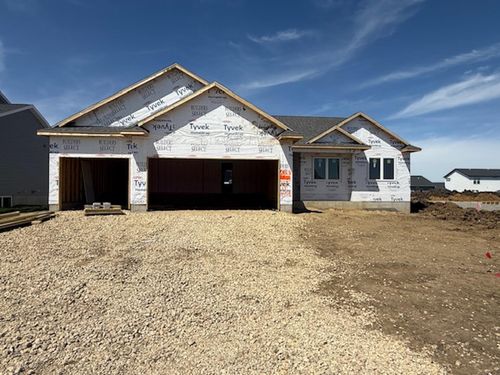 2813 Autumn Woods Dr, Cedar Falls, IA, 50613-2397 | Card Image