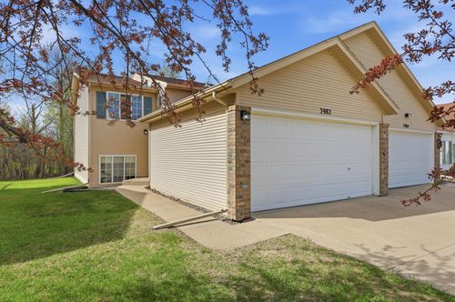 3982 33rd St S, Fargo, ND, 58104-7071 | Card Image
