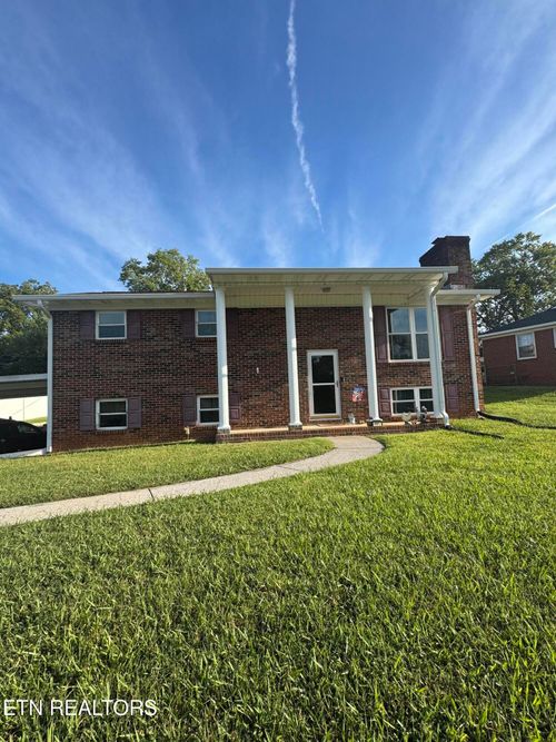103 Mesa Rd, Maryville, TN, 37804-4332 | Card Image