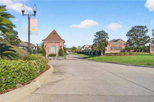 106 Orchid Ct, Belle Chasse, LA, 70037-1666 | Card Image