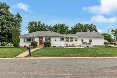 700 E Church St, Belle Plaine, MN, 56011-2222 | Card Image