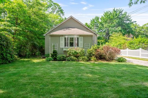 23 Wells Rd, Greenlawn, NY, 11740-1504 | Card Image