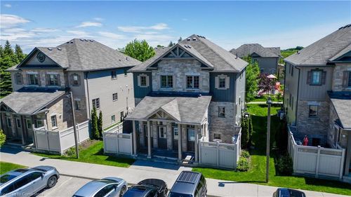 38b-931 Glasgow St, Kitchener, ON, N2N0B6 | Card Image
