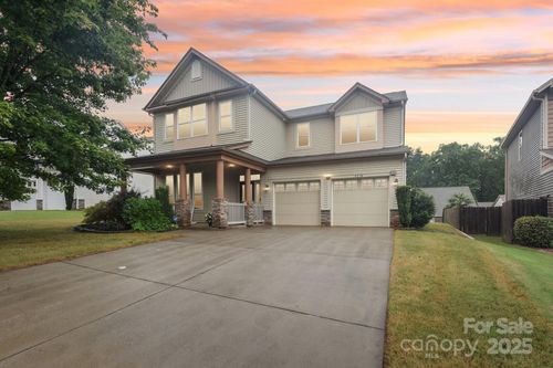 4216 Hubbard Rd, Charlotte, NC, 28269-2453 | Card Image