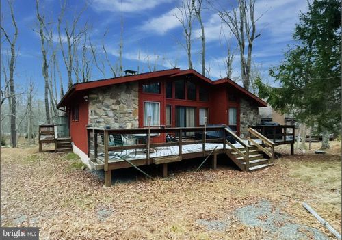 149 Livingston Ln, Gouldsboro, PA, 18424-8989 | Card Image