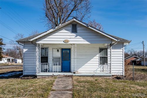 114 N West St, Elkville, IL, 62932 | Card Image