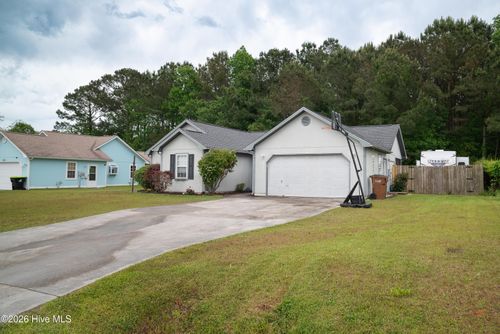 123 Daphne Dr, Hubert, NC, 28539-3654 | Card Image