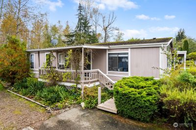 Front of Home w/ Porch | Image 1