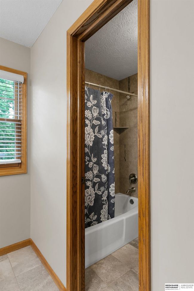 6421 Shenandoah Dr, House other with 4 bedrooms, 4 bathrooms and 3 parking in Lincoln NE | Image 34