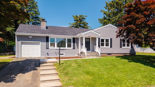 7 Locust St, Trumbull, CT, 06611-3008 | Card Image