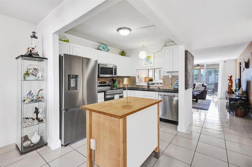 apt-l103-777 S Federal Hwy, Pompano Beach, FL, 33062-5917 | Card Image