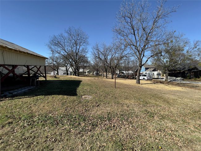 211 Denton St E, House other with 2 bedrooms, 1 bathrooms and null parking in Argyle TX | Image 10