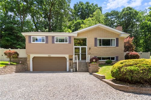 118 Merwood Dr, Pittsburgh, PA, 15214-1222 | Card Image