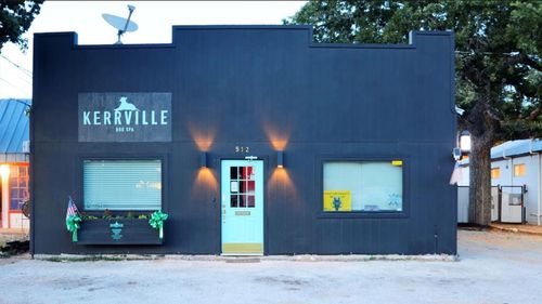 512 Jefferson St, Kerrville, TX, 78028-4504 | Card Image