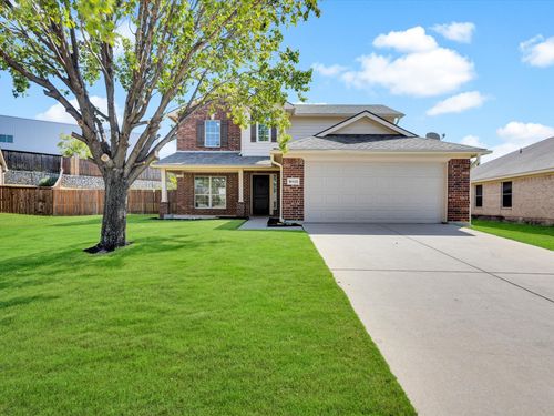 10421 Trevino Ln, Benbrook, TX, 76126-4596 | Card Image