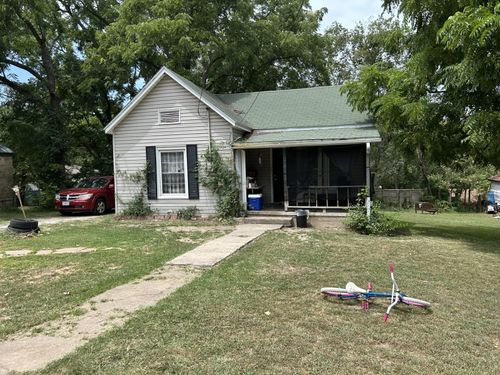 802 S High St, Neosho, MO, 64850-2249 | Card Image