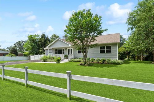 12 Hampton Bays Dr, Hampton Bays, NY, 11946-3054 | Card Image