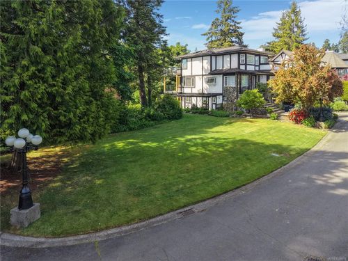 10 Governors Point Rd, View Royal, BC, V9B5L8 | Card Image