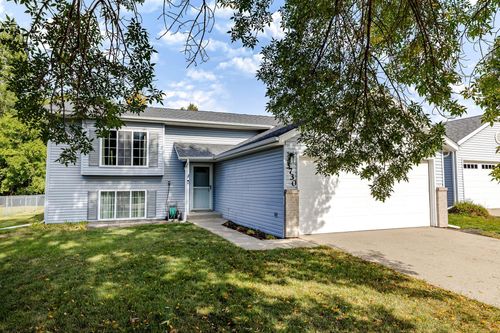 3730 Village Green Cir, Moorhead, MN, 56560-5400 | Card Image