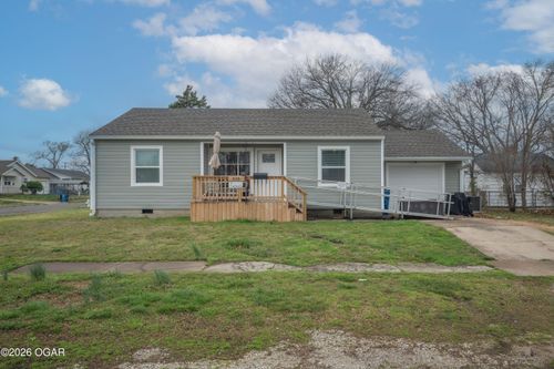 828 S Porter Ave, Joplin, MO, 64801-3945 | Card Image