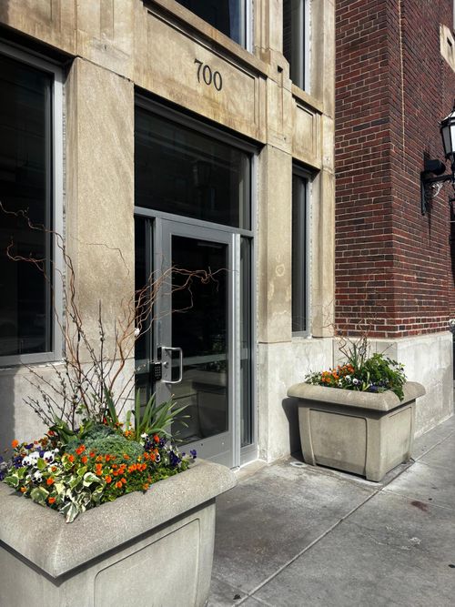 427-700 Washington Ave N, Minneapolis, MN, 55401-1570 | Card Image
