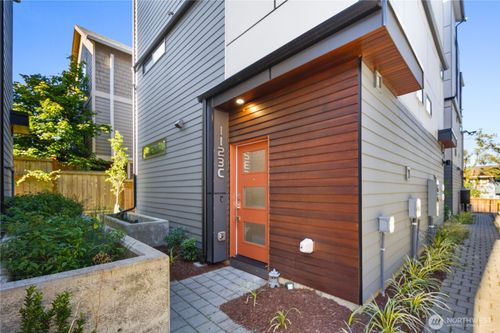 c-1123 18th Ave, Seattle, WA, 98122-4720 | Card Image