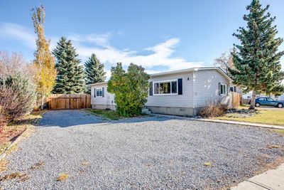 353 Big Springs Dr Se, House detached with 2 bedrooms, 1 bathrooms and 3 parking in Airdrie AB | Image 1