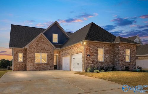 121 Fairway Pass, Meridianville, AL, 35759-3200 | Card Image