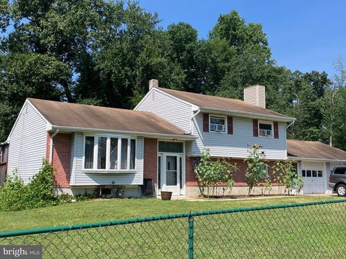 3 Oak Ave, BROWNS MILLS, NJ, 08015-3215 | Card Image
