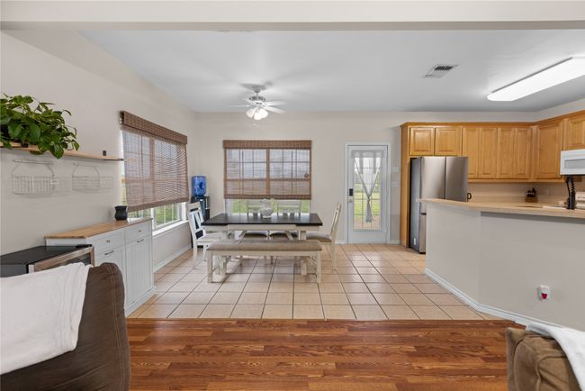 392 Old Highway 6, House other with 3 bedrooms, 2 bathrooms and null parking in Howe TX | Image 8