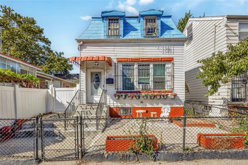 49 69th St, Woodside, NY, 11377-5929 | Card Image