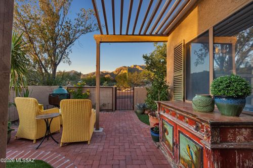 6524 N Foothills Dr, Tucson, AZ, 85718-2122 | Card Image