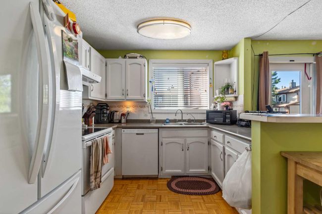 9 - 6103 Madigan Dr Ne, Home with 3 bedrooms, 1 bathrooms and 1 parking in Calgary AB | Image 7
